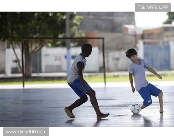 墨媒:巴萨邀请墨西哥15岁小妖希尔韦托-莫拉前来试训 墨媒:巴萨邀请墨西哥15岁小妖希尔韦托-莫拉前来试训